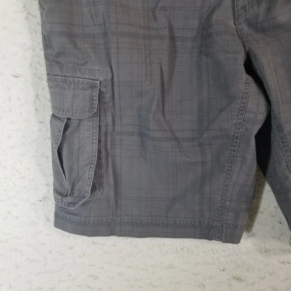 The North Face cargo hiking shorts men's 40x12 gray plaid outdoor adventure